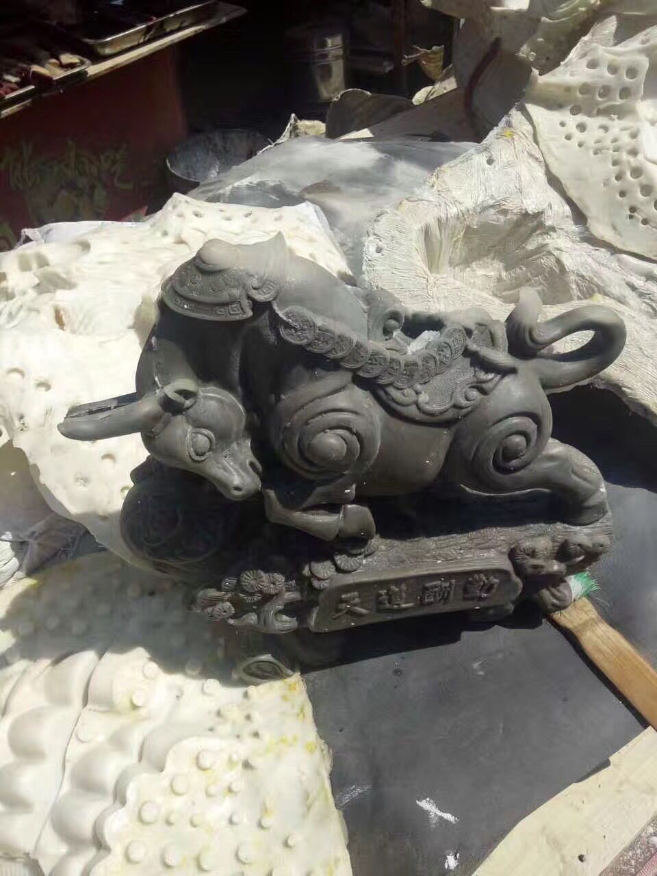 如何使用工業(yè)級模具硅膠制作模具？