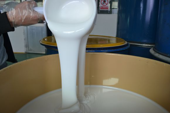 食品級模具硅膠是白色的嗎 ？