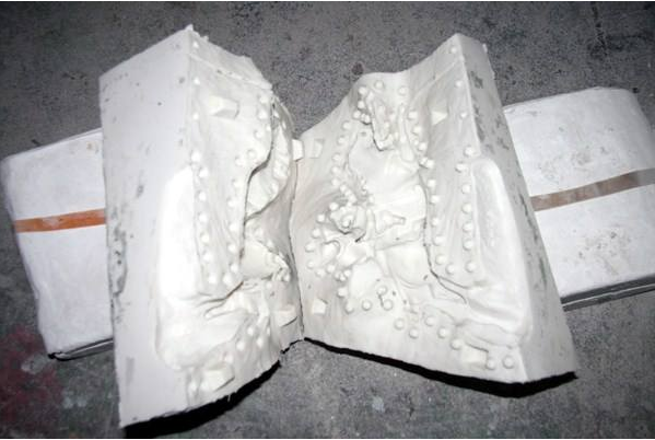 如何避免模具硅膠制品破裂？