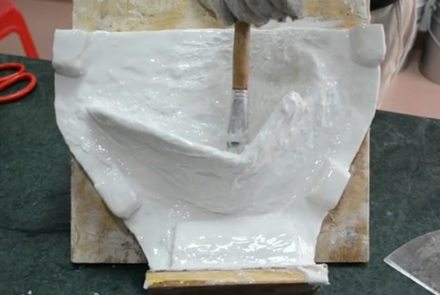 模具硅膠操作方法有幾種？